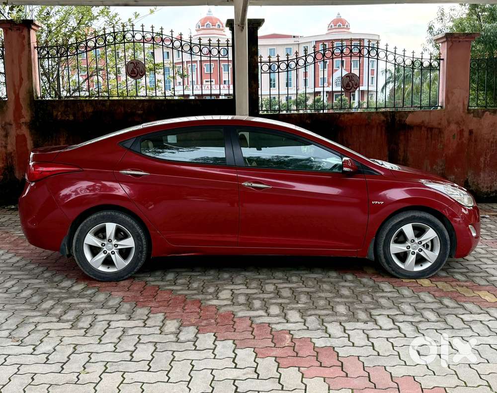 Hyundai Elantra 1.8 Sx Mt, 2015, Petrol