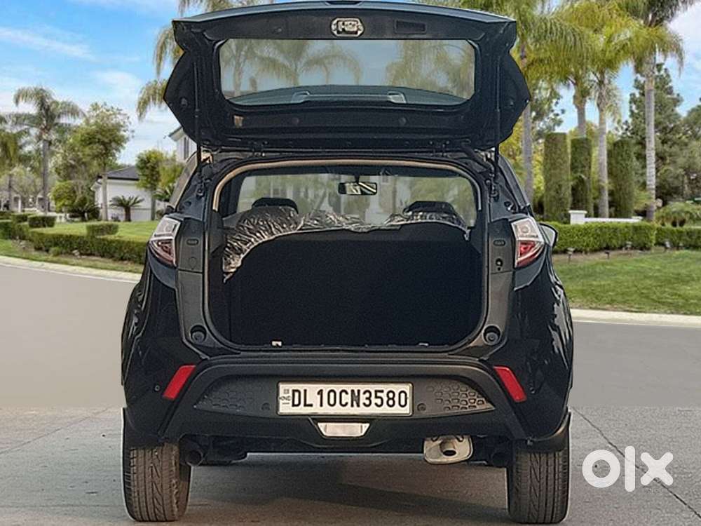 Tata Nexon Kraz Plus Amt, 2019, Petrol