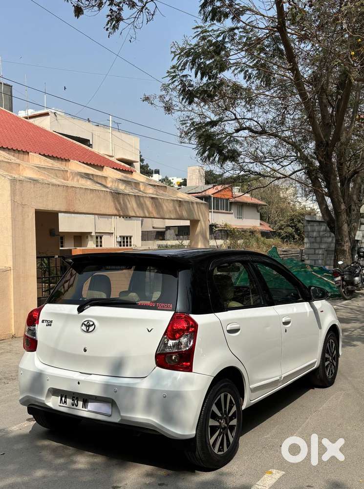 Toyota Etios Liva 1.2 Vx Dual Tone, 2018, Petrol