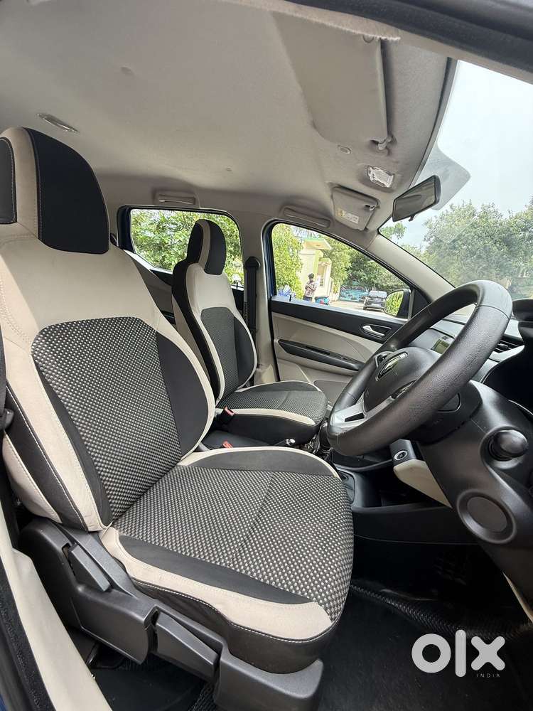 Renault Triber Rxz, 2022, Petrol