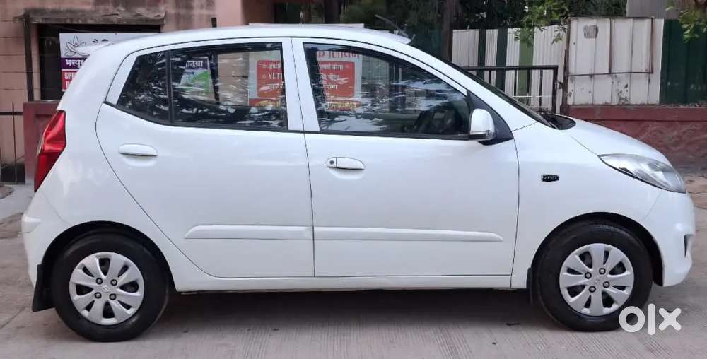 Hyundai I10 Sportz Bs Iv 2012 Petrol