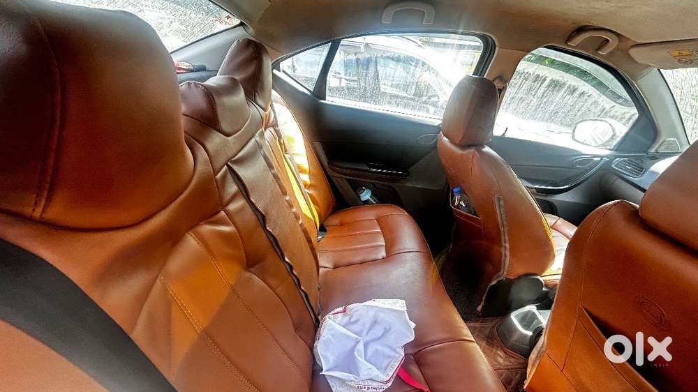 Single Hand Running Car