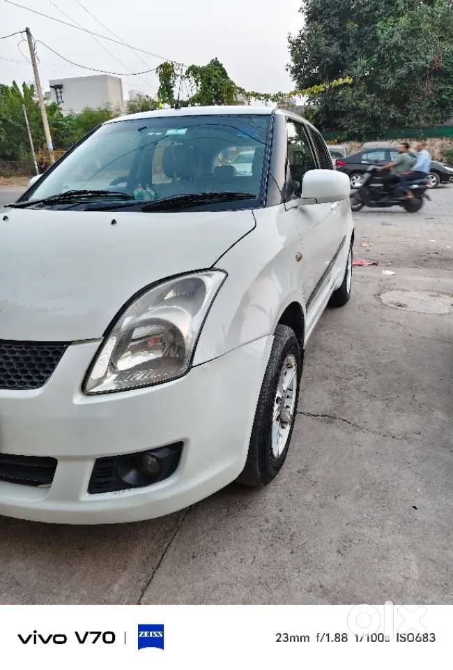 Maruti Suzuki Swift Vxi Bsiv, 2011, Petrol