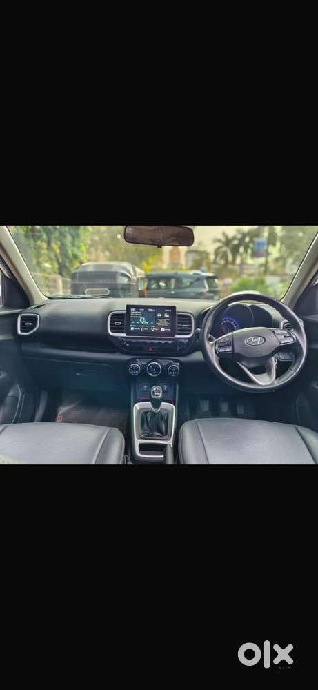 Hyundai Venue Petrol Well Maintained