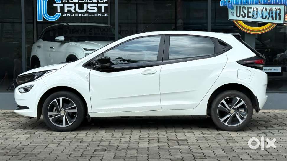 Tata Altroz, 2022, Petrol