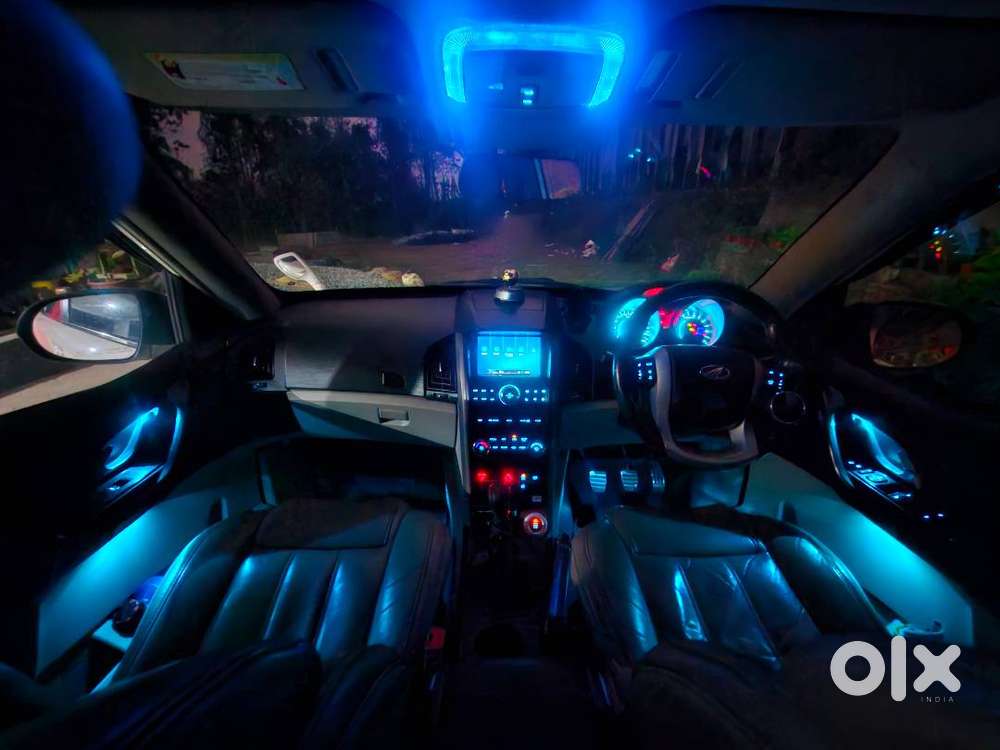 Xuv 500 W10 Well Maintained, Urgent Sell