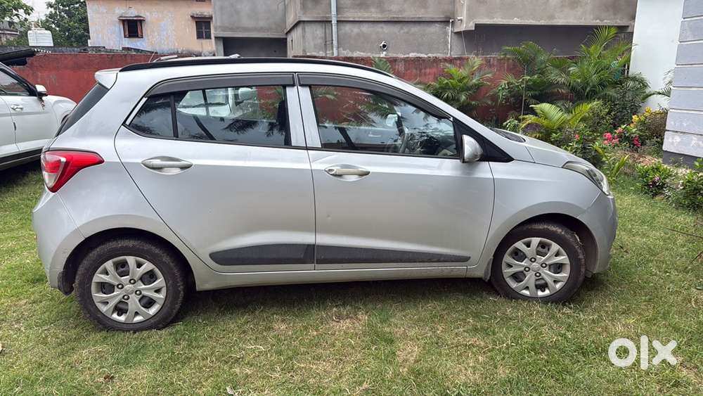 Grand I10 Petrol 2016 Just 34000 Km Driven. With All 4 New Tyre