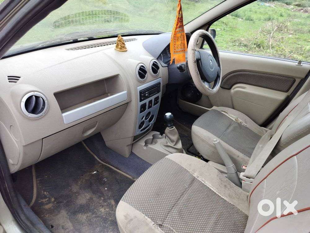 Mahindra Renault Logan Edge 1.4 Glx, 2009, Petrol