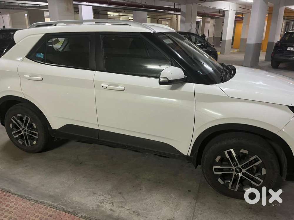 Hyundai Venue 2022 Diesel Well Maintained