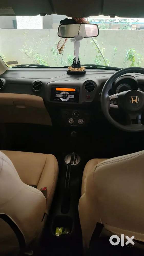 Honda Brio V Automatic 2012