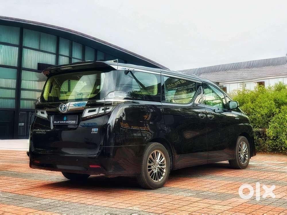 Toyota Vellfire Vip – Executive Lounge, 2023, Petrol