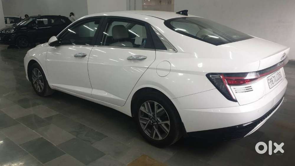 Hyundai Verna 1.5 Sx (o) Ivt, 2023, Petrol