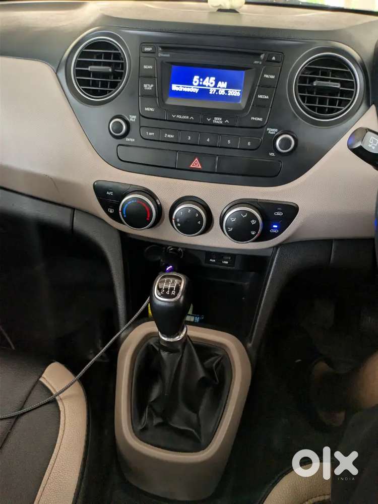 Hyundai Grand I10 Asta 1.2(o) 2015 Petrol Manual  Top Model