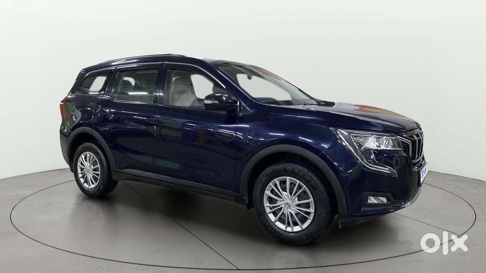 Mahindra Xuv700 2.0 Ax 3 Petrol Mt 5 Str, 2022, Petrol