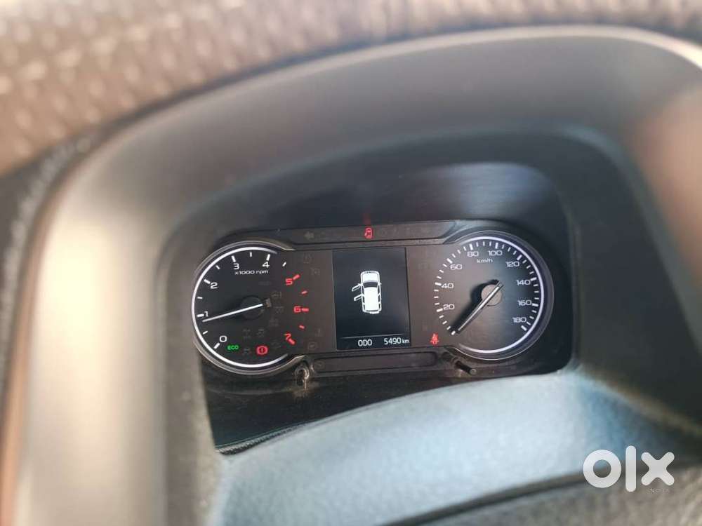 Mahindra Bolero Neo P10