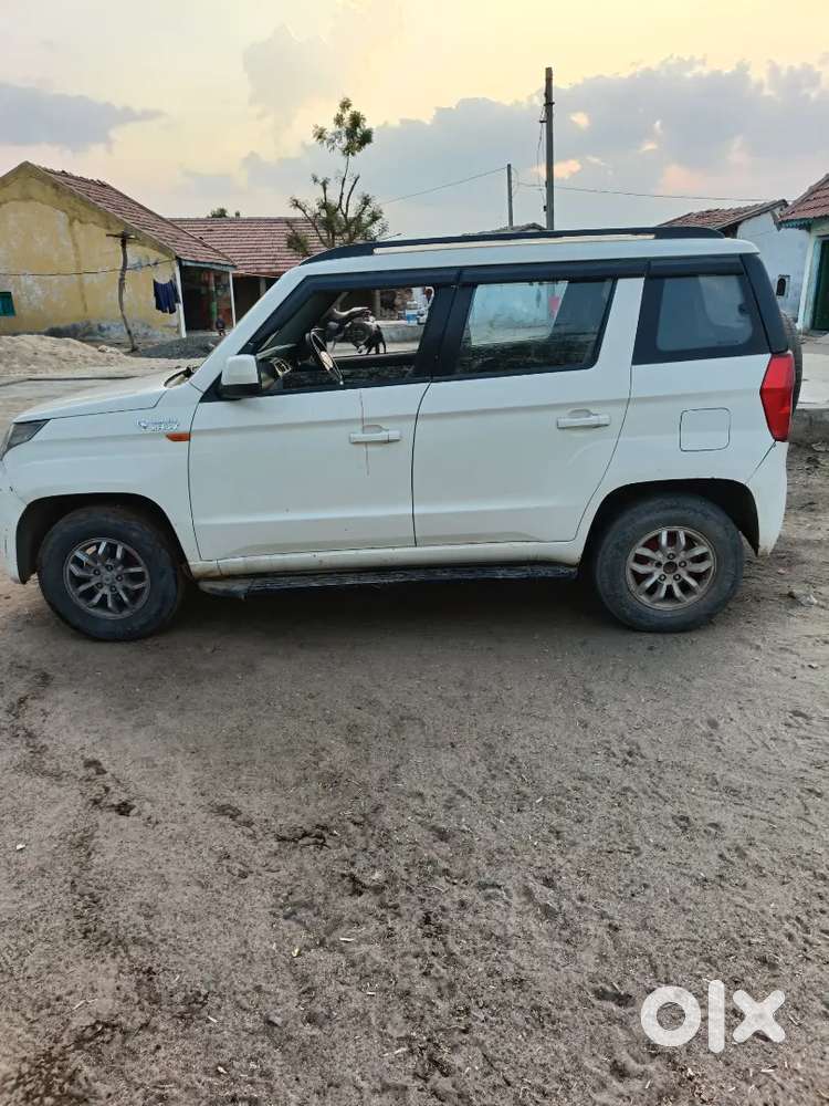 Mahindra Tuv 300