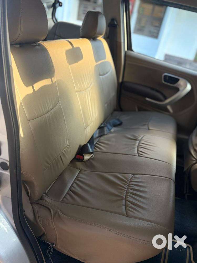 Mahindra Tuv 300 T8 Amt (automatic), 2017, Diesel