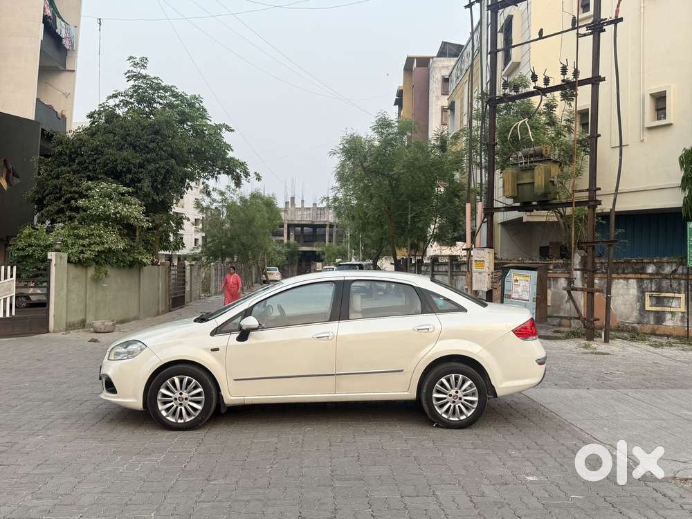 Fiat Linea Emotion 1.3 L Advanced Multijet Diesel, 2015, Diesel