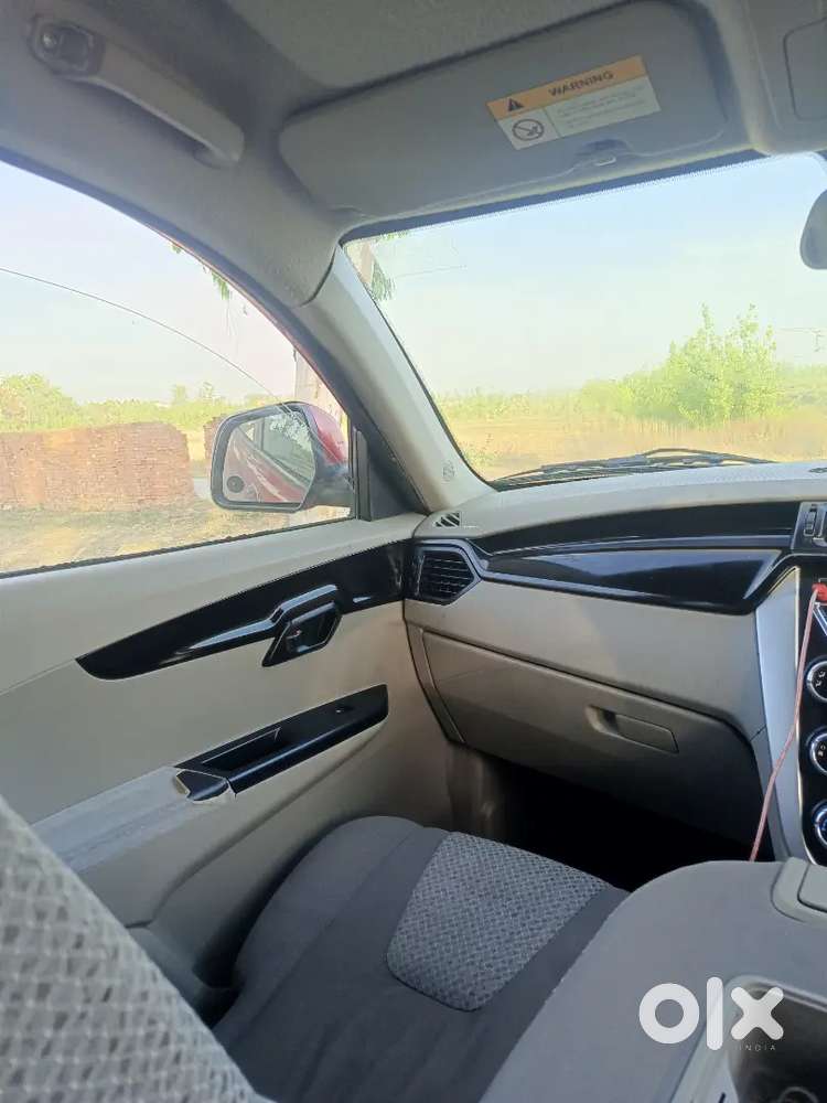 Kuv100 6 Seater Car