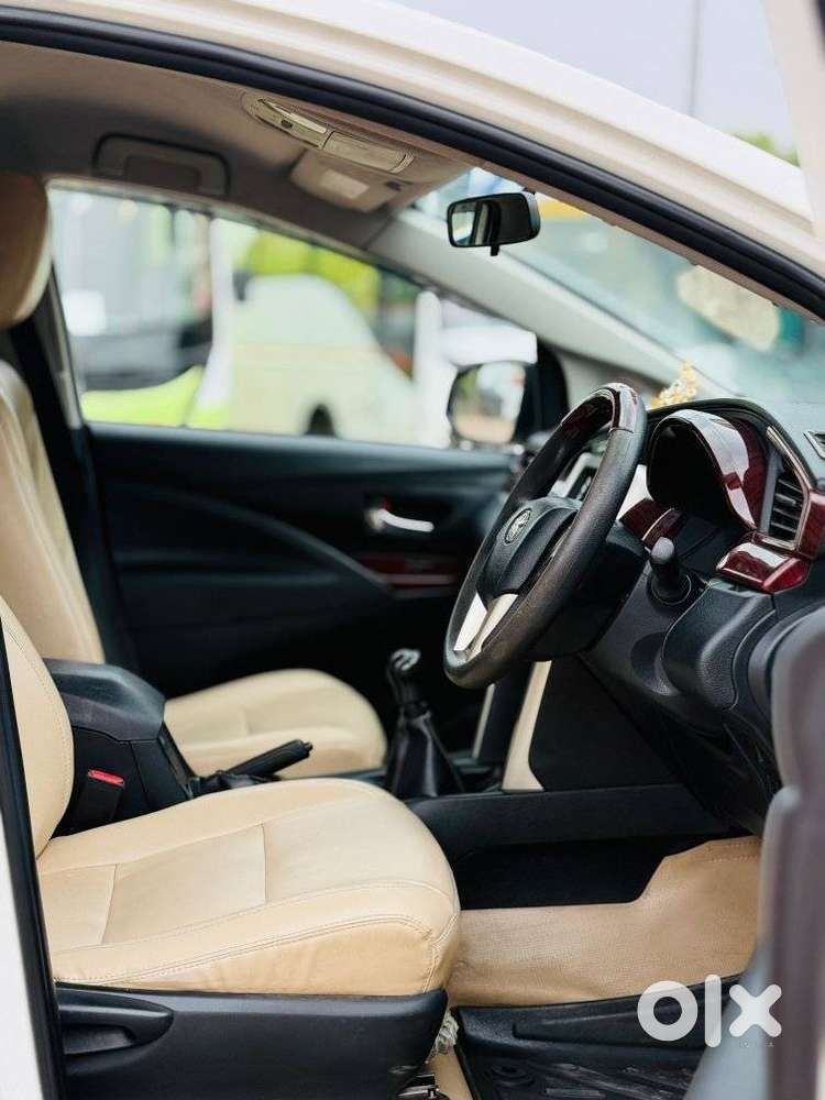 Toyota Innova Crysta 2.4 G Mt 7 Str, 2016, Diesel