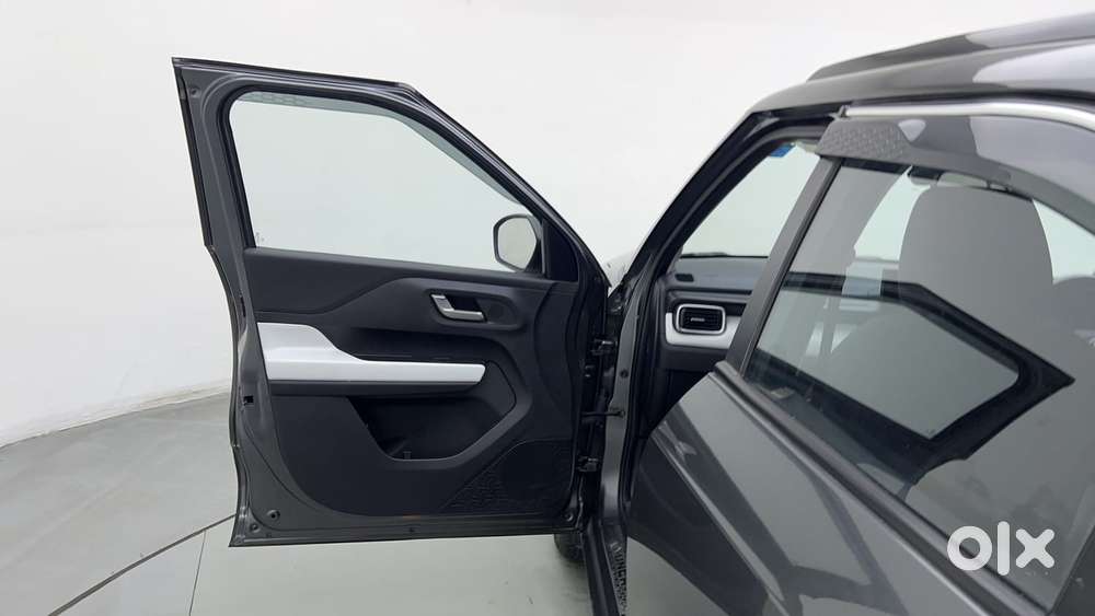 Tata Punch Creative Dual Tone Amt Sunroof, 2024, Petrol