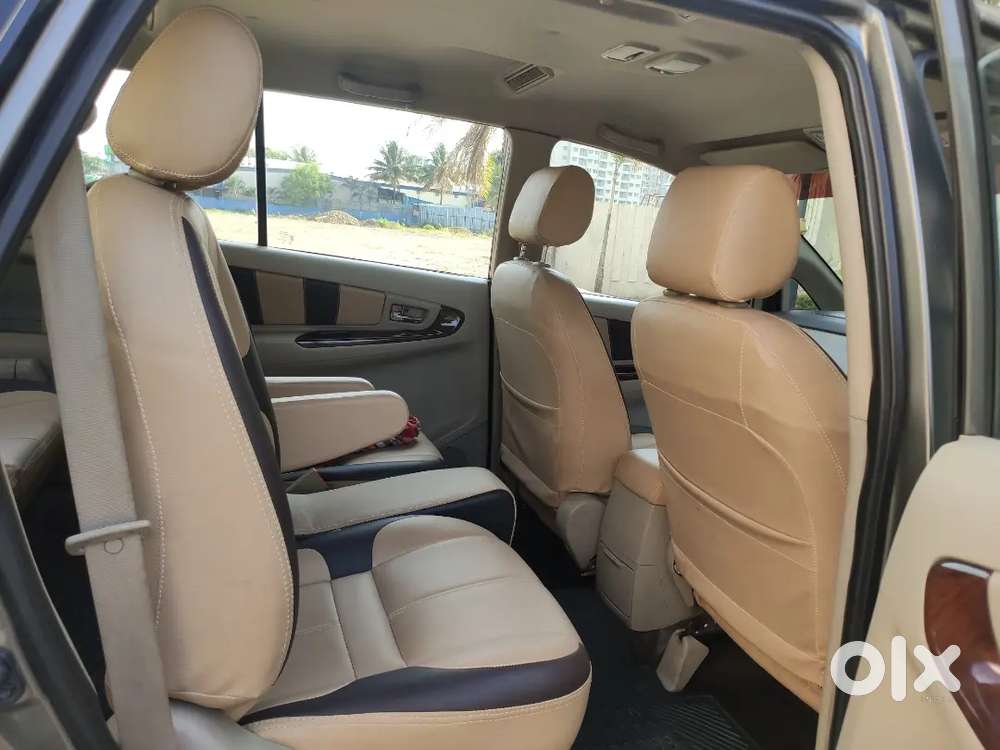 Toyota Innova 2.5 V 2012