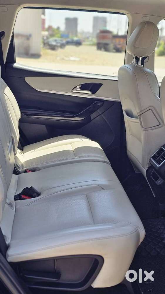 Mahindra Xuv700 2.2 Ax 7 Diesel At Luxury Pack Str Awd, 2022, Diesel