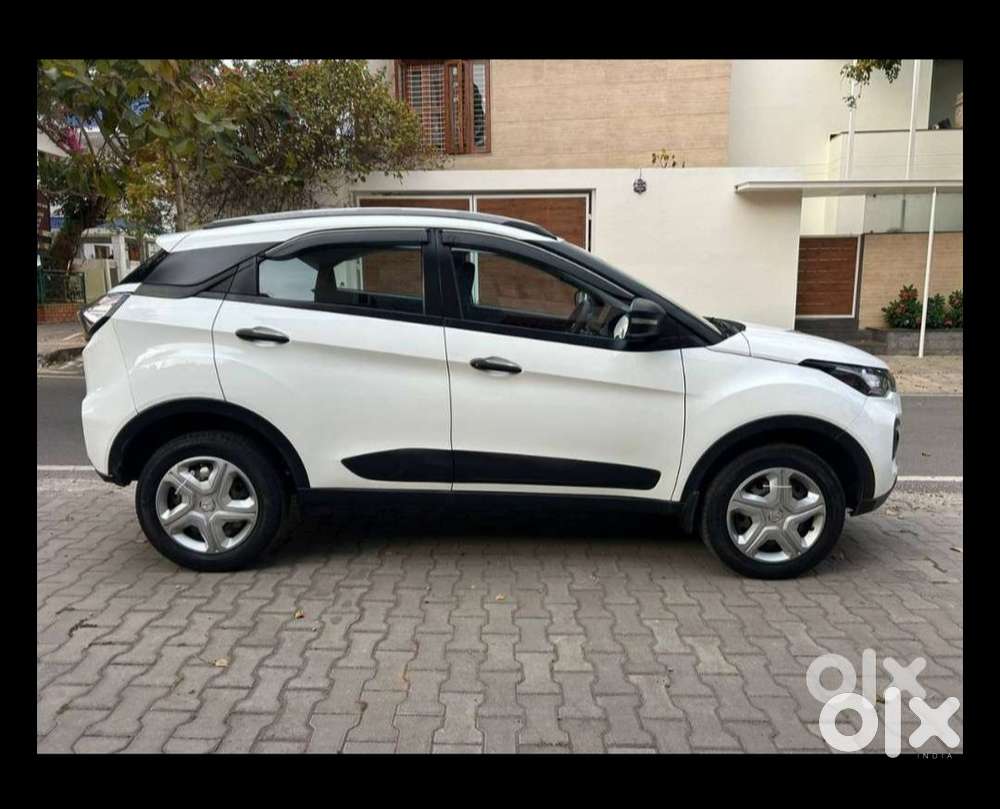 Tata Nexon 1.2 Revotron Xm Plus (s), 2023, Petrol