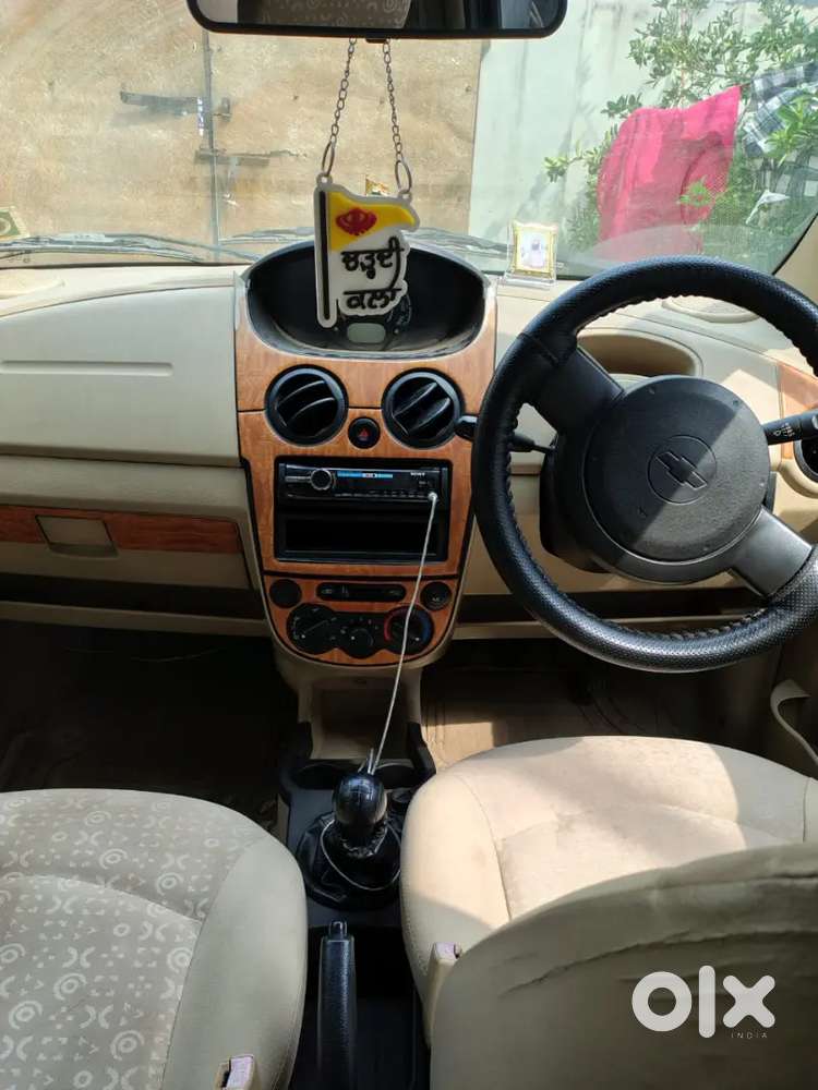Gaadi Ek Dum Saaf Koi Dent Nhi Koi Problem Nhi