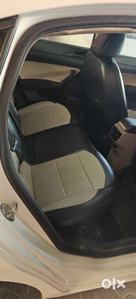 Skoda Slavia Ambition 1.0l Tsi Mt, 2023, Petrol