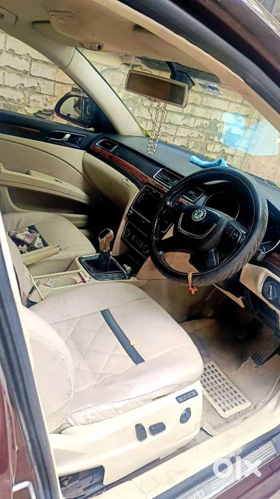 Skoda Superb Elegance 2011