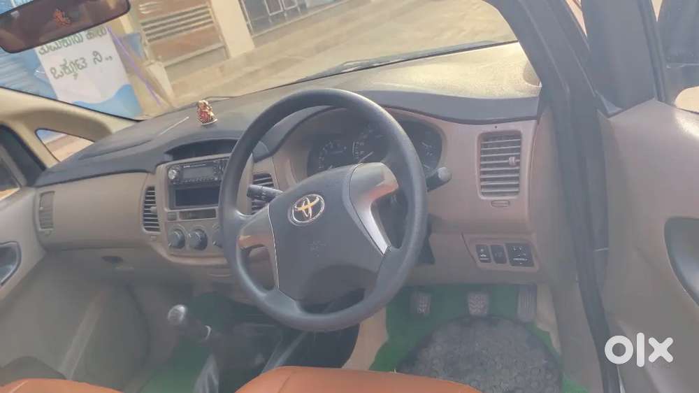 Toyota Innova 2016
