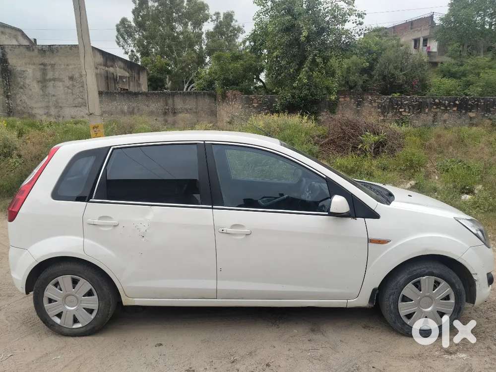 Ford Figo 1.2 Petrol Zxi 2012