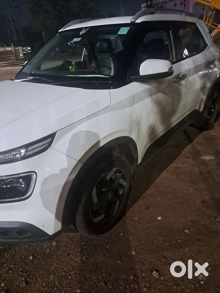 Hyundai Venue 2020 Diesel 104000 Km Driven