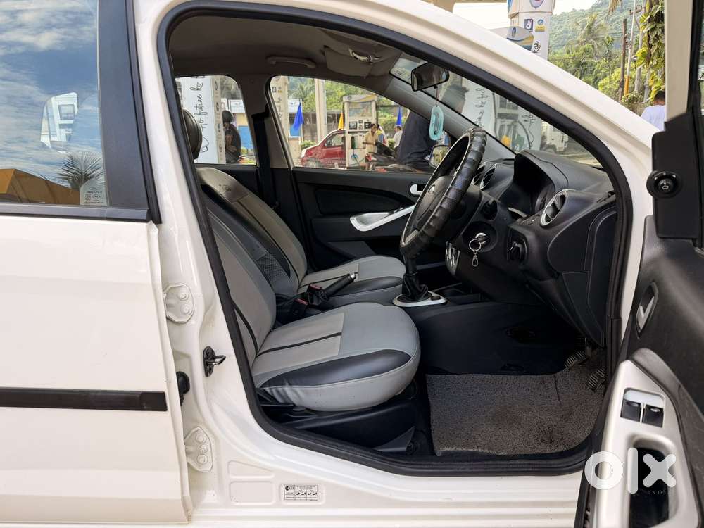 Ford Figo 1.2p Trend Mt, 2015, Petrol