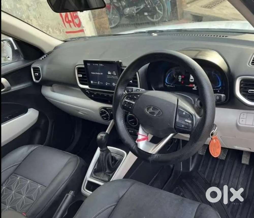 Hyundai Venue 2023 Petrol Well Maintained