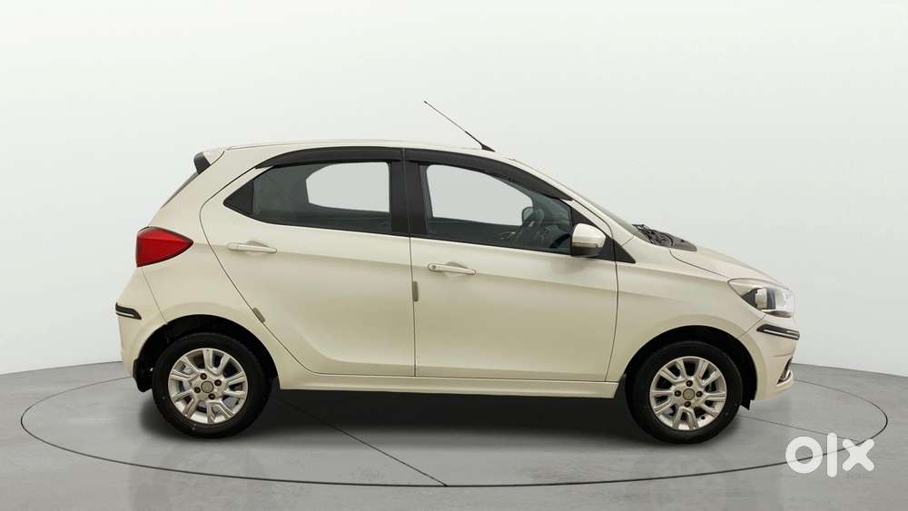 Tata Tiago 1.2 Revotron Xza, 2018, Petrol