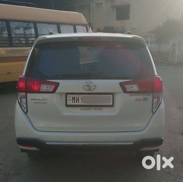 Toyota Innova Crysta 2.8 Zx At 7 Seater, 2017