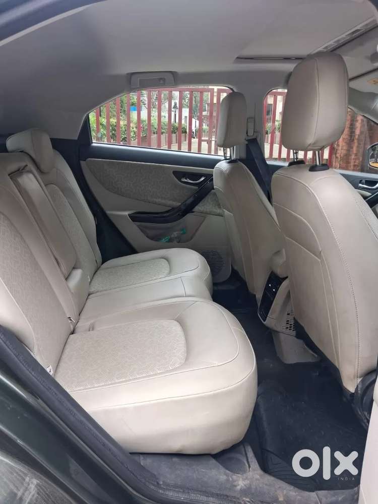 Tata Nexon 1.5 Revotorq Xz Plus Luxs Red Dark Edition Amt, 2023, Pet..