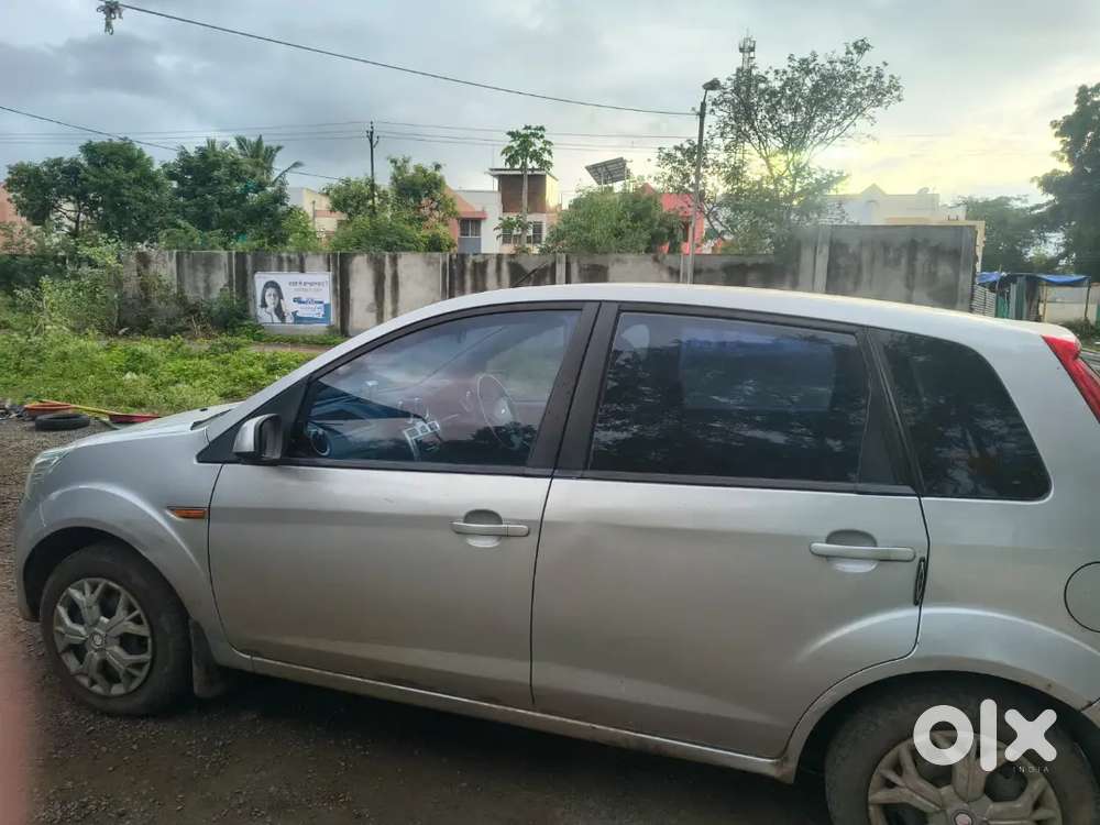 Ford Figo Zxi Petrol 2013
