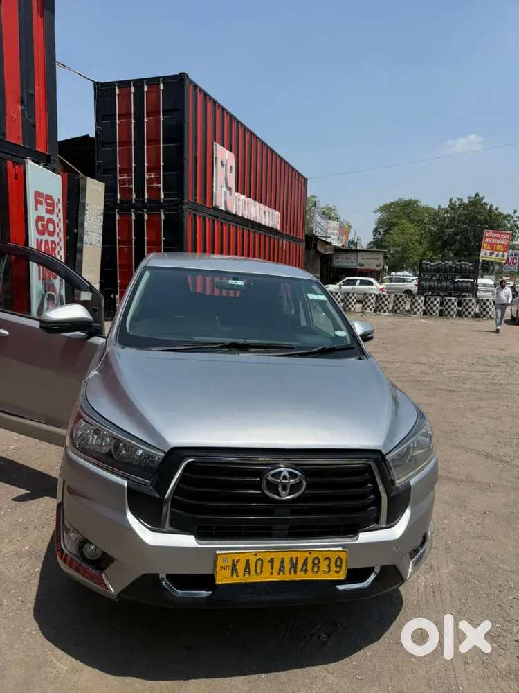 Innova Crysta 2023