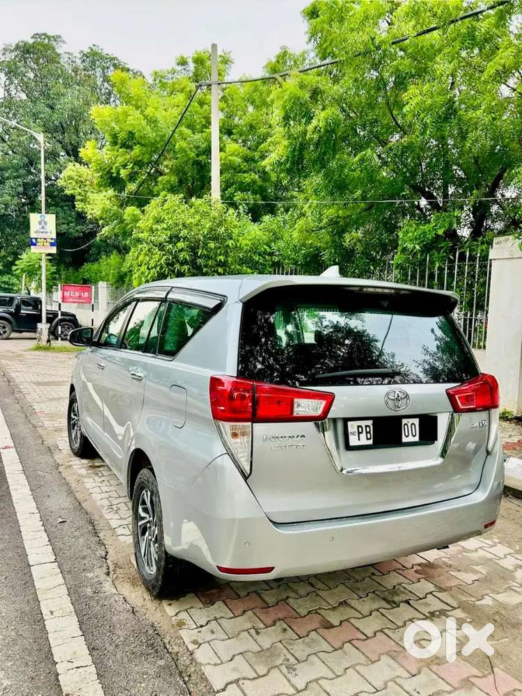 Innova Crysta 2023 1st Onwer Diesel Manual Vip Number Included
