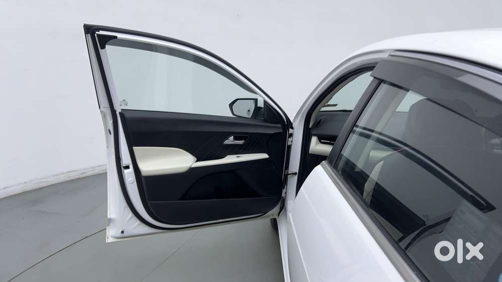 Hyundai Verna 1.5 Sx Petrol Mt, 2023, Petrol