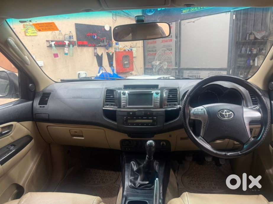 Toyota Fortuner 4x2 Manual, 2014, Diesel