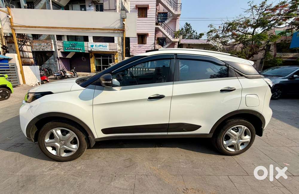 Tata Nexon 1.2 Revotron Xm (s), 2021, Petrol