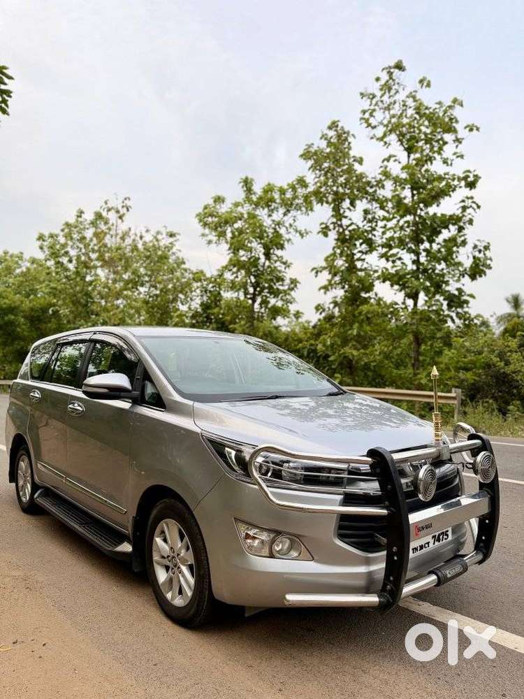 Toyota Innova Crysta 2.4 V 8 Str, 2017, Diesel