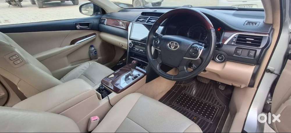 Toyota Camry Dec 2013 Petrol