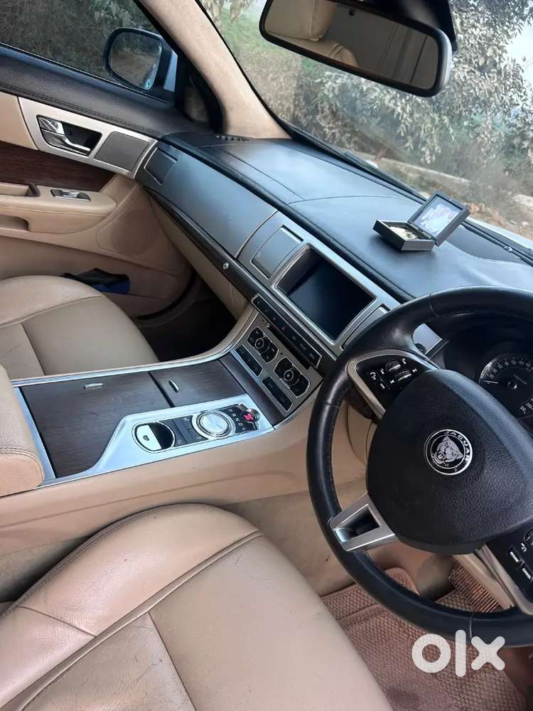 Jaguar Xf Petrol 2015