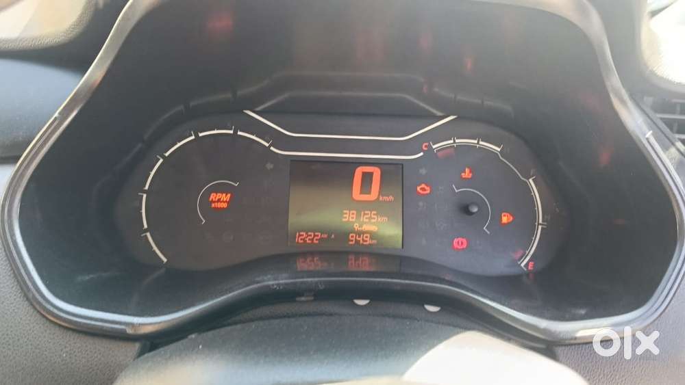 Renault Triber 1.0 Rxe, 2021, Petrol