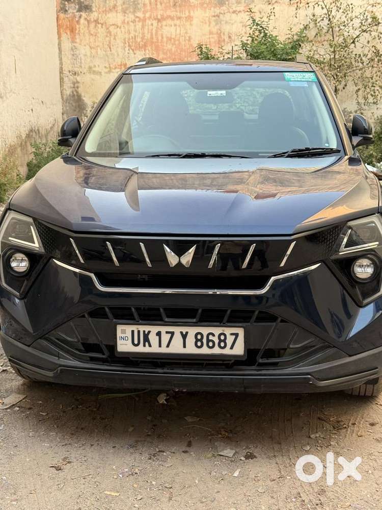 Mahindra Xuv 3xo 2025 Petrol Showroom Condition